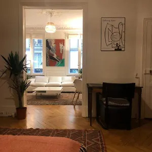  Appartement Cosy 2 50m2 Parisian Classic Flat - Passy, 16th Arrondissement, Near Eiffel Tower